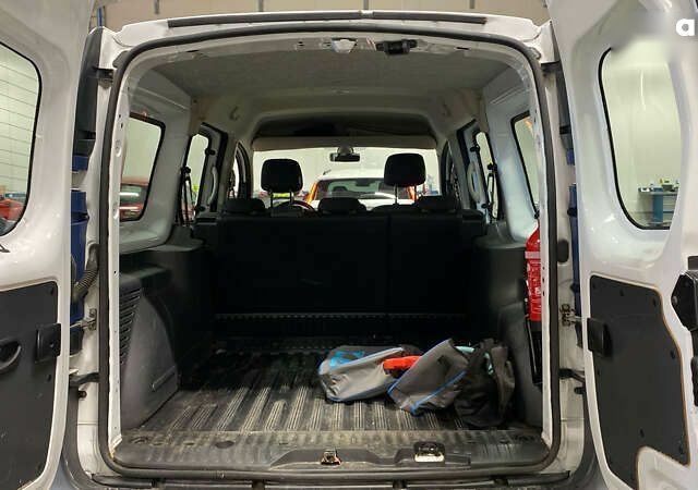 Рено Кенгу, объемом двигателя 0 л и пробегом 49 тыс. км за 8586 $, фото 8 на Automoto.ua