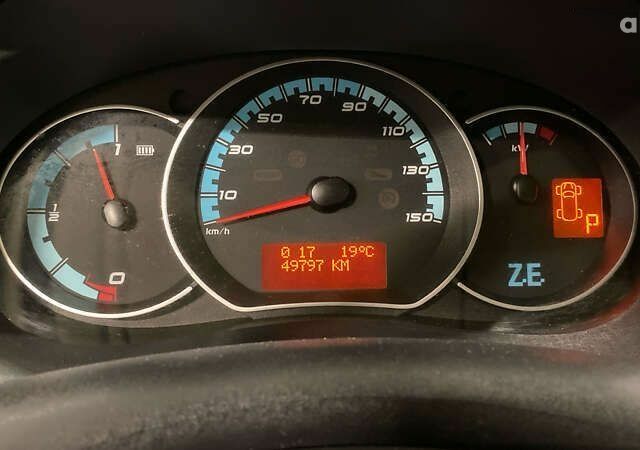 Рено Кенгу, объемом двигателя 0 л и пробегом 49 тыс. км за 8586 $, фото 5 на Automoto.ua
