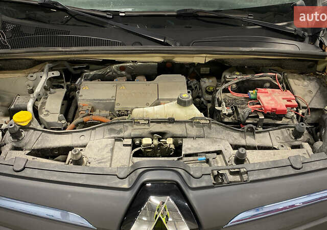 Рено Кенгу, объемом двигателя 0 л и пробегом 49 тыс. км за 9243 $, фото 4 на Automoto.ua