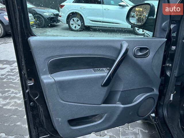 Рено Кенгу, объемом двигателя 1.5 л и пробегом 228 тыс. км за 10500 $, фото 6 на Automoto.ua