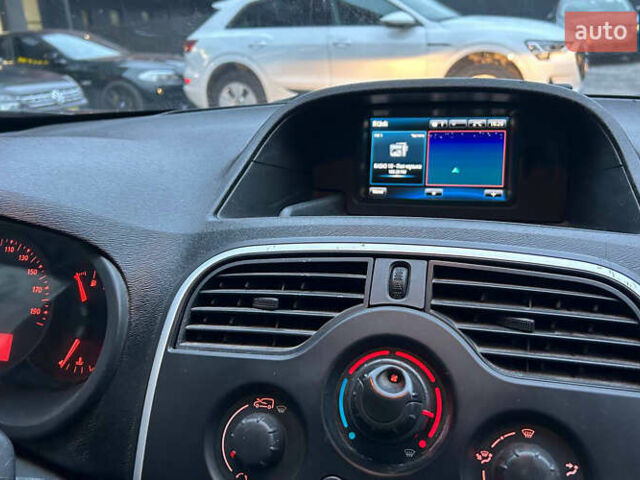 Рено Кенгу, объемом двигателя 1.5 л и пробегом 228 тыс. км за 10500 $, фото 17 на Automoto.ua