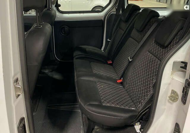 Рено Кенгу, объемом двигателя 0 л и пробегом 49 тыс. км за 8586 $, фото 6 на Automoto.ua