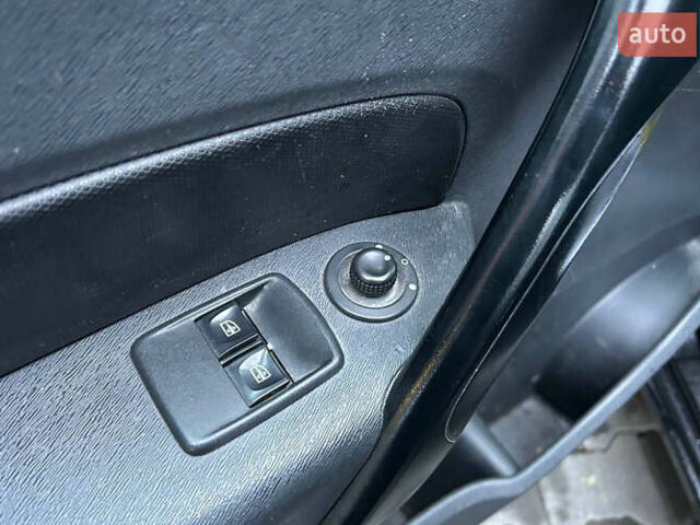 Рено Кенгу, объемом двигателя 1.5 л и пробегом 228 тыс. км за 10500 $, фото 7 на Automoto.ua