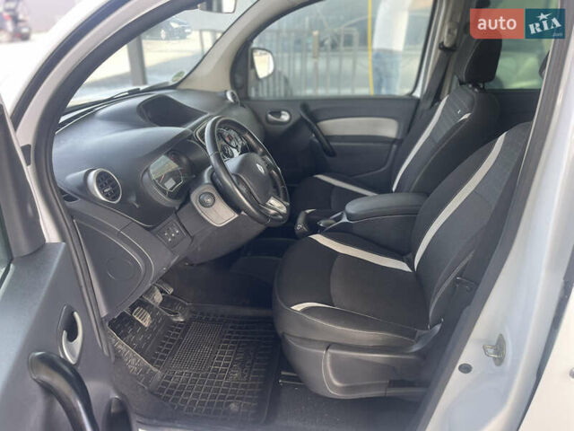 Рено Кенгу, объемом двигателя 1.5 л и пробегом 174 тыс. км за 12300 $, фото 25 на Automoto.ua