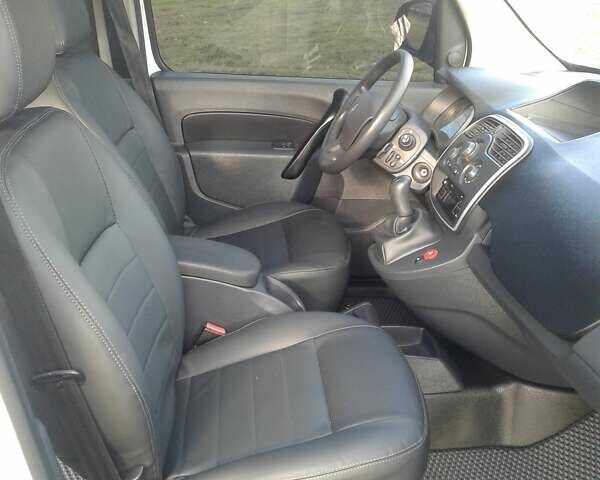 Рено Кенгу, объемом двигателя 1.5 л и пробегом 186 тыс. км за 9400 $, фото 4 на Automoto.ua