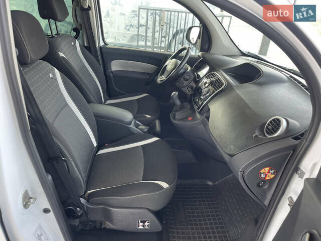 Рено Кенгу, объемом двигателя 1.5 л и пробегом 174 тыс. км за 12300 $, фото 29 на Automoto.ua