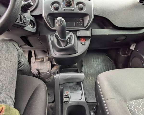 Рено Кенгу, объемом двигателя 0 л и пробегом 266 тыс. км за 9700 $, фото 18 на Automoto.ua