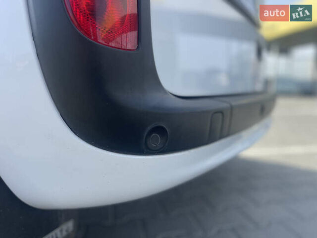 Рено Кенгу, объемом двигателя 1.5 л и пробегом 174 тыс. км за 12300 $, фото 7 на Automoto.ua