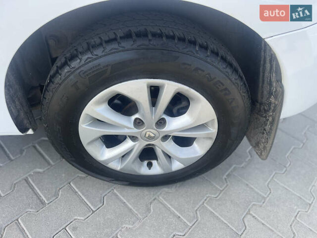 Рено Кенгу, объемом двигателя 1.5 л и пробегом 174 тыс. км за 12300 $, фото 6 на Automoto.ua