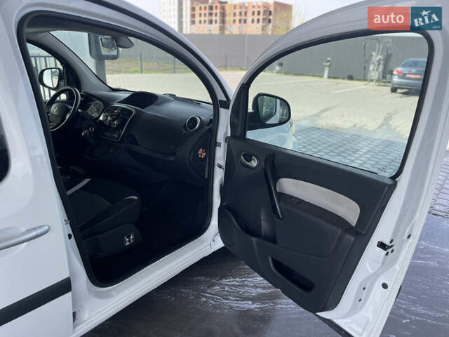 Рено Кенгу, объемом двигателя 1.5 л и пробегом 174 тыс. км за 12300 $, фото 27 на Automoto.ua