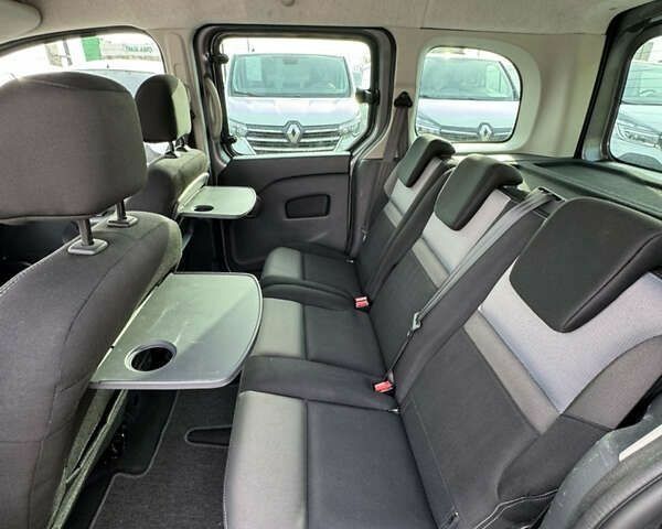 Рено Кенгу, объемом двигателя 1.2 л и пробегом 155 тыс. км за 13500 $, фото 19 на Automoto.ua