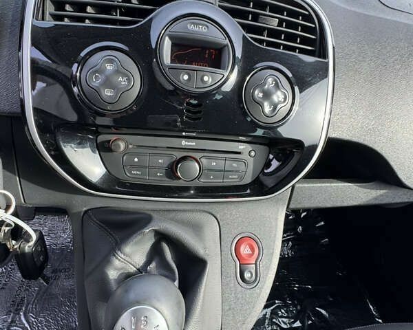 Рено Кенгу, объемом двигателя 1.2 л и пробегом 155 тыс. км за 13500 $, фото 13 на Automoto.ua