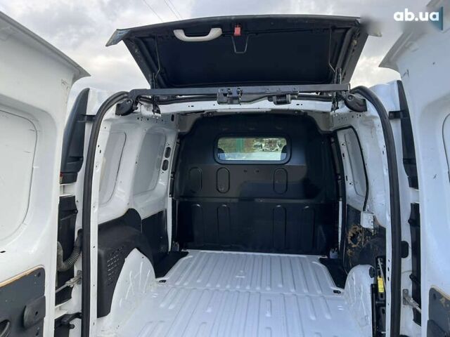 Рено Кенгу 2017 в Львове на Automoto.ua Рено Кенгу, объемом двигателя 0 л и пробегом 36 тыс. км за 9990 $, фото 9 на Automoto.ua