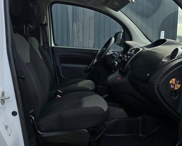 Рено Кенгу 2018 в Луцке на Automoto.ua Рено Кенгу, объемом двигателя 0 л и пробегом 51 тыс. км за 10700 $, фото 23 на Automoto.ua