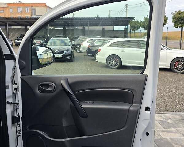 Рено Кенгу 2018 в Луцке на Automoto.ua Рено Кенгу, объемом двигателя 0 л и пробегом 51 тыс. км за 10700 $, фото 24 на Automoto.ua
