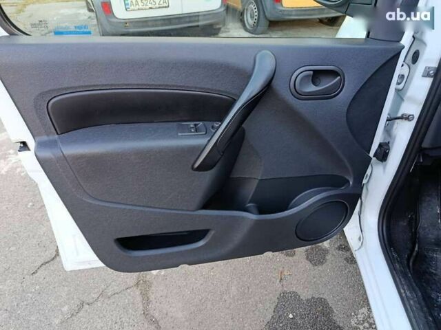 Рено Кенгу, объемом двигателя 0 л и пробегом 27 тыс. км за 13100 $, фото 2 на Automoto.ua