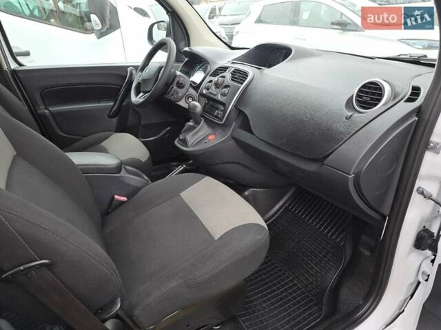 Рено Кенгу, объемом двигателя 0 л и пробегом 26 тыс. км за 14600 $, фото 51 на Automoto.ua