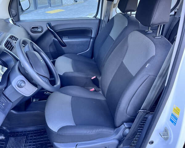 Рено Кенгу, объемом двигателя 0 л и пробегом 19 тыс. км за 16600 $, фото 9 на Automoto.ua