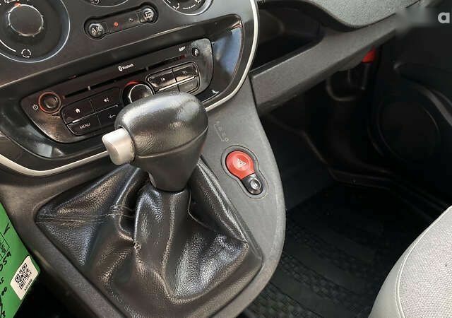 Рено Кенгу, объемом двигателя 0 л и пробегом 71 тыс. км за 11200 $, фото 18 на Automoto.ua