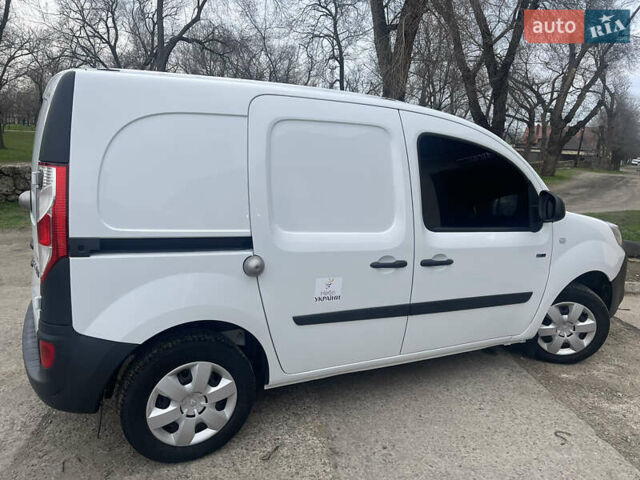 Рено Кенгу, объемом двигателя 0 л и пробегом 65 тыс. км за 9900 $, фото 17 на Automoto.ua