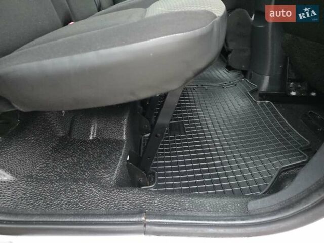 Рено Кенгу, объемом двигателя 0 л и пробегом 26 тыс. км за 14600 $, фото 49 на Automoto.ua