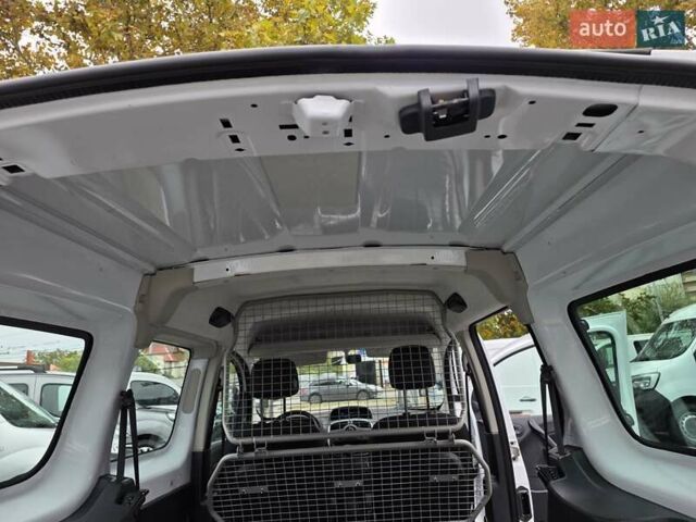 Рено Кенгу, объемом двигателя 0 л и пробегом 26 тыс. км за 14600 $, фото 26 на Automoto.ua