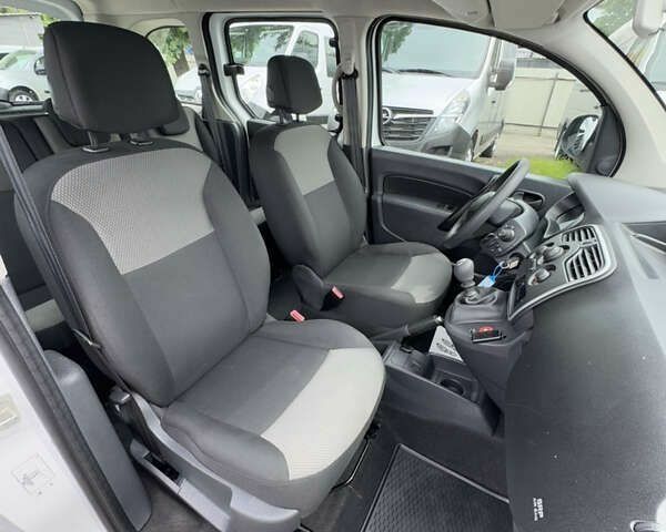 Рено Кенгу, объемом двигателя 1.5 л и пробегом 144 тыс. км за 14200 $, фото 12 на Automoto.ua