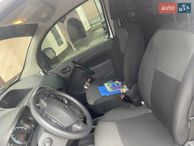 Рено Кенгу, объемом двигателя 0 л и пробегом 65 тыс. км за 9900 $, фото 6 на Automoto.ua