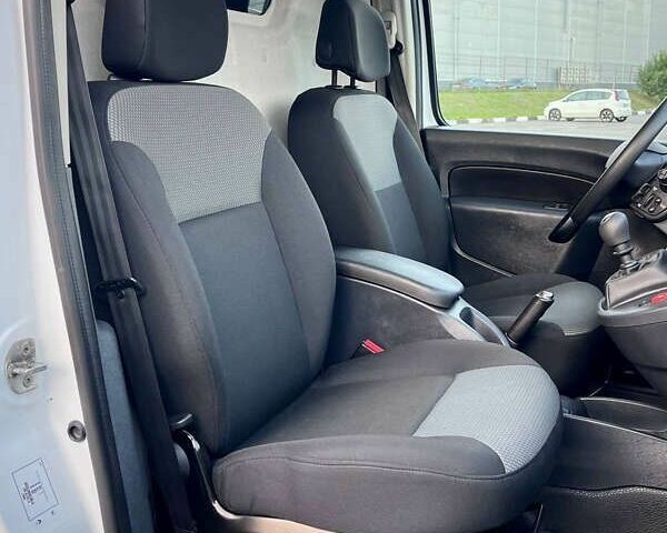 Рено Кєнгу, об'ємом двигуна 1.5 л та пробігом 144 тис. км за 14299 $, фото 20 на Automoto.ua