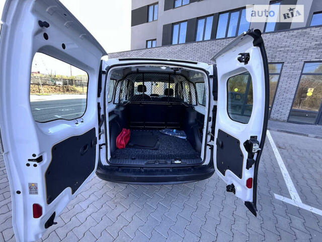 Рено Кенгу, объемом двигателя 0 л и пробегом 19 тыс. км за 16600 $, фото 5 на Automoto.ua