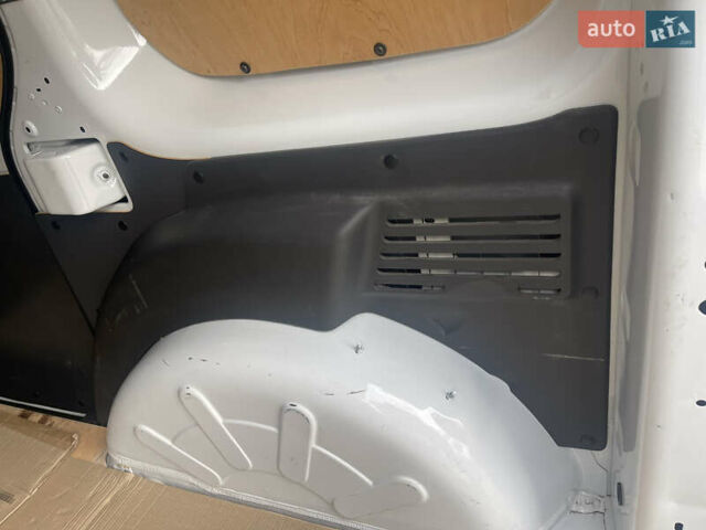 Рено Кенгу, объемом двигателя 0 л и пробегом 65 тыс. км за 9900 $, фото 15 на Automoto.ua