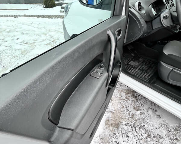 Рено Кенгу, объемом двигателя 0 л и пробегом 19 тыс. км за 16600 $, фото 23 на Automoto.ua