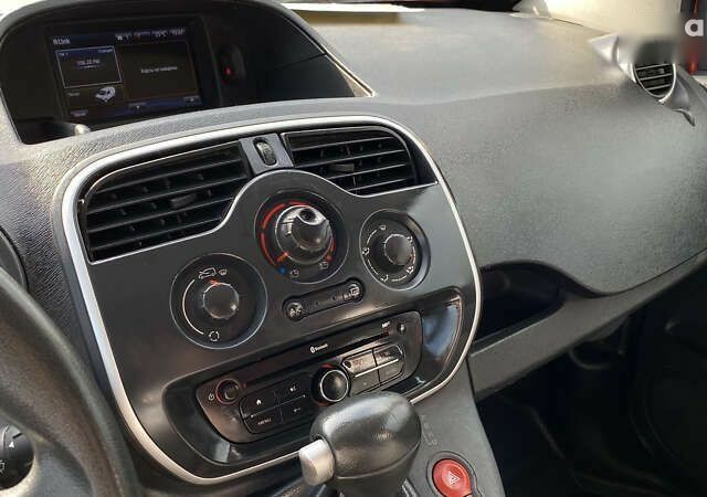 Рено Кенгу, объемом двигателя 0 л и пробегом 71 тыс. км за 10799 $, фото 16 на Automoto.ua