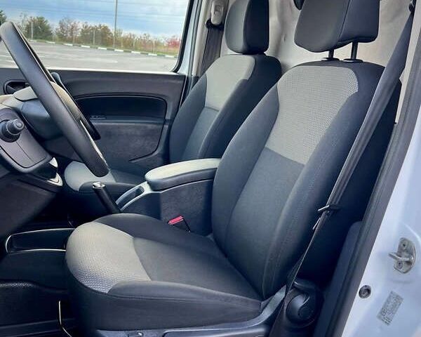 Рено Кєнгу, об'ємом двигуна 1.5 л та пробігом 144 тис. км за 14299 $, фото 18 на Automoto.ua