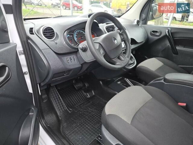 Рено Кенгу, объемом двигателя 0 л и пробегом 26 тыс. км за 14600 $, фото 42 на Automoto.ua