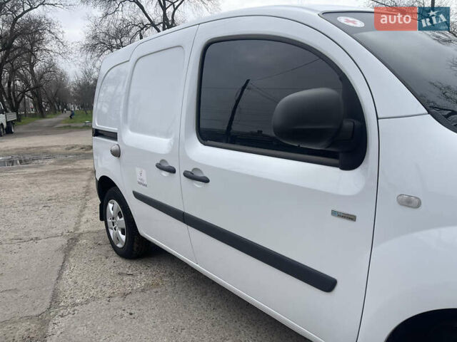 Рено Кенгу, объемом двигателя 0 л и пробегом 65 тыс. км за 9900 $, фото 2 на Automoto.ua