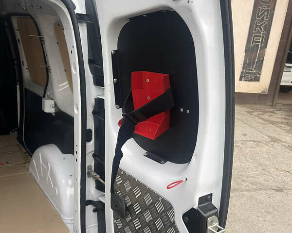 Рено Кенгу, объемом двигателя 0 л и пробегом 65 тыс. км за 9900 $, фото 13 на Automoto.ua