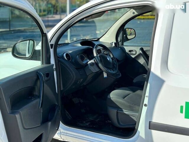 Рено Кенгу 2019 в Львове на Automoto.ua Рено Кенгу, объемом двигателя 0 л и пробегом 63 тыс. км за 9900 $, фото 4 на Automoto.ua