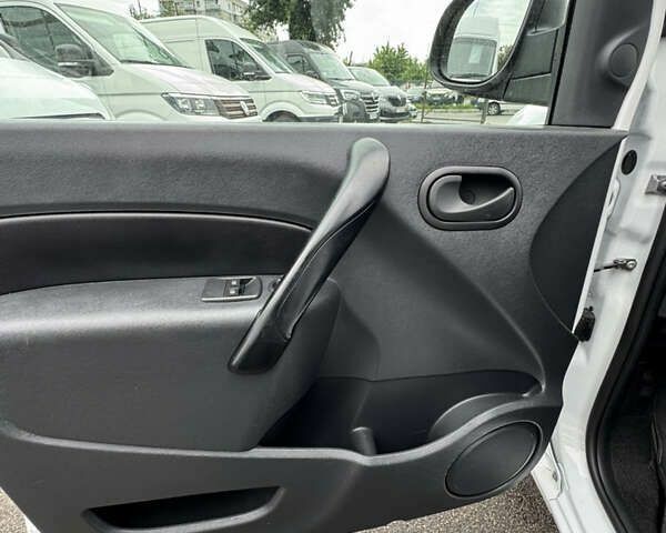 Рено Кенгу, объемом двигателя 0 л и пробегом 179 тыс. км за 12800 $, фото 15 на Automoto.ua