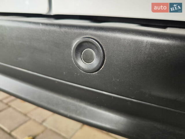 Рено Кенгу, объемом двигателя 0 л и пробегом 25 тыс. км за 15999 $, фото 32 на Automoto.ua