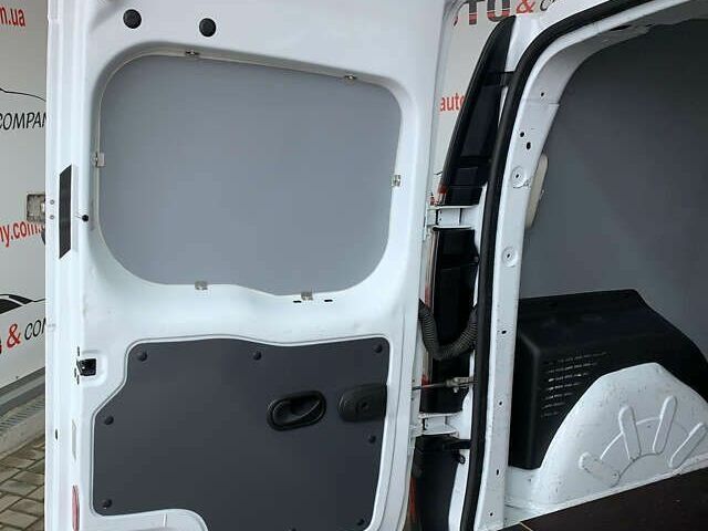 Рено Кенгу, объемом двигателя 1.5 л и пробегом 129 тыс. км за 12250 $, фото 10 на Automoto.ua