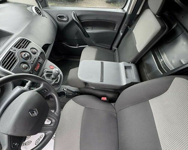 Рено Кенгу, объемом двигателя 0 л и пробегом 144 тыс. км за 12700 $, фото 21 на Automoto.ua