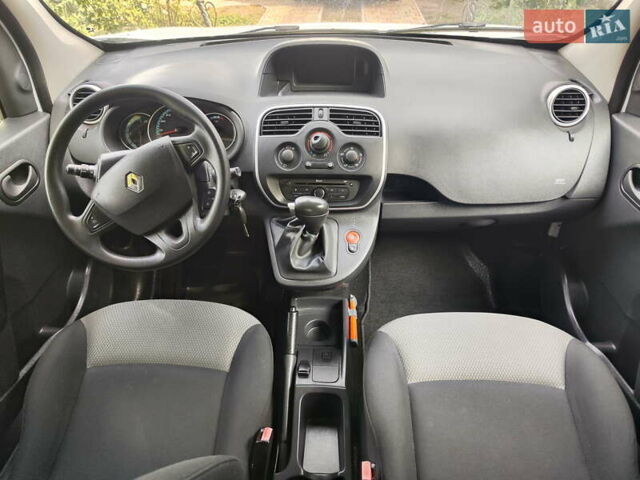 Рено Кенгу, объемом двигателя 0 л и пробегом 25 тыс. км за 15999 $, фото 20 на Automoto.ua