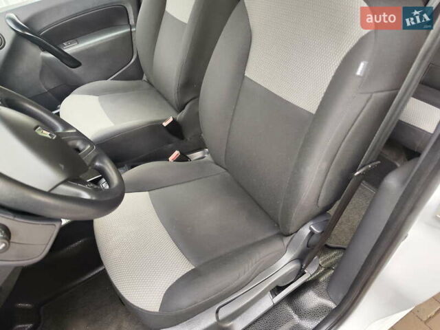 Рено Кенгу, объемом двигателя 0 л и пробегом 25 тыс. км за 15999 $, фото 9 на Automoto.ua