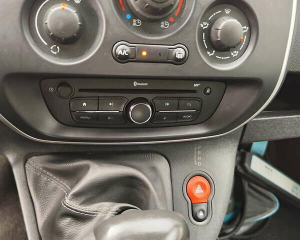 Рено Кенгу, объемом двигателя 0 л и пробегом 25 тыс. км за 15999 $, фото 26 на Automoto.ua