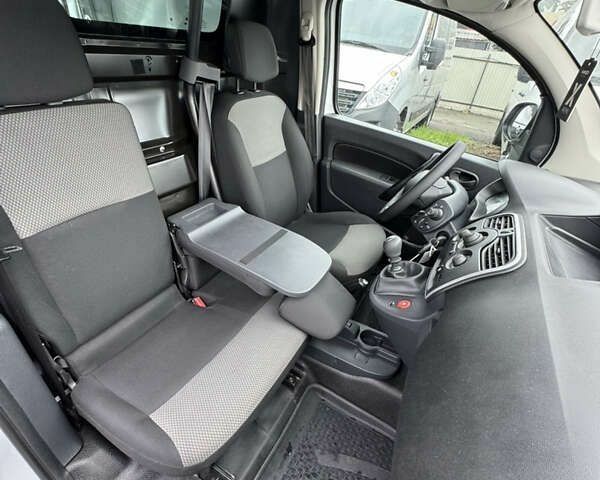 Рено Кенгу, объемом двигателя 0 л и пробегом 179 тыс. км за 12800 $, фото 24 на Automoto.ua