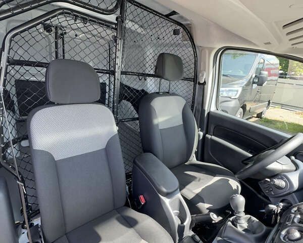 Рено Кенгу, объемом двигателя 1.5 л и пробегом 179 тыс. км за 12700 $, фото 25 на Automoto.ua