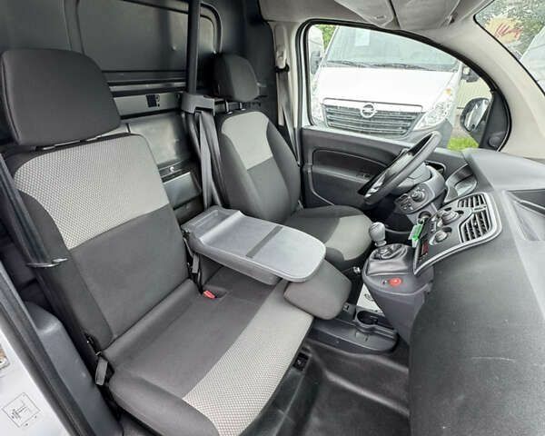 Рено Кенгу, объемом двигателя 0 л и пробегом 144 тыс. км за 12700 $, фото 23 на Automoto.ua