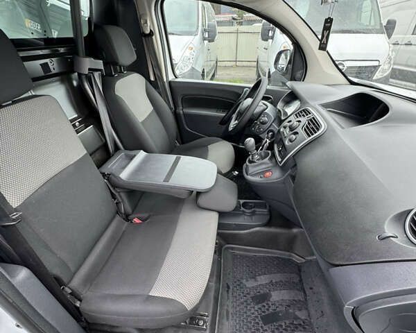 Рено Кенгу, объемом двигателя 0 л и пробегом 179 тыс. км за 12800 $, фото 23 на Automoto.ua