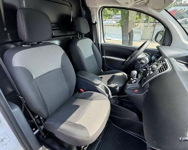 Рено Кенгу, объемом двигателя 0 л и пробегом 128 тыс. км за 14200 $, фото 12 на Automoto.ua
